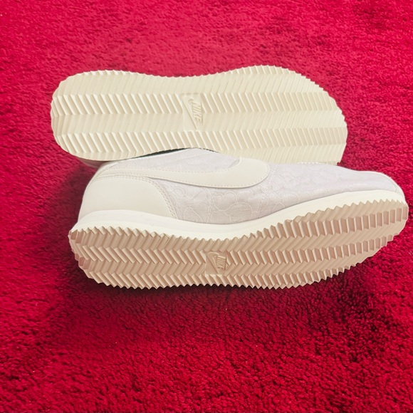 Nike WOMENS LIFESTYLE SHOE CORTEZ White Sneakers Size 8 NIB - Picture 10 of 12